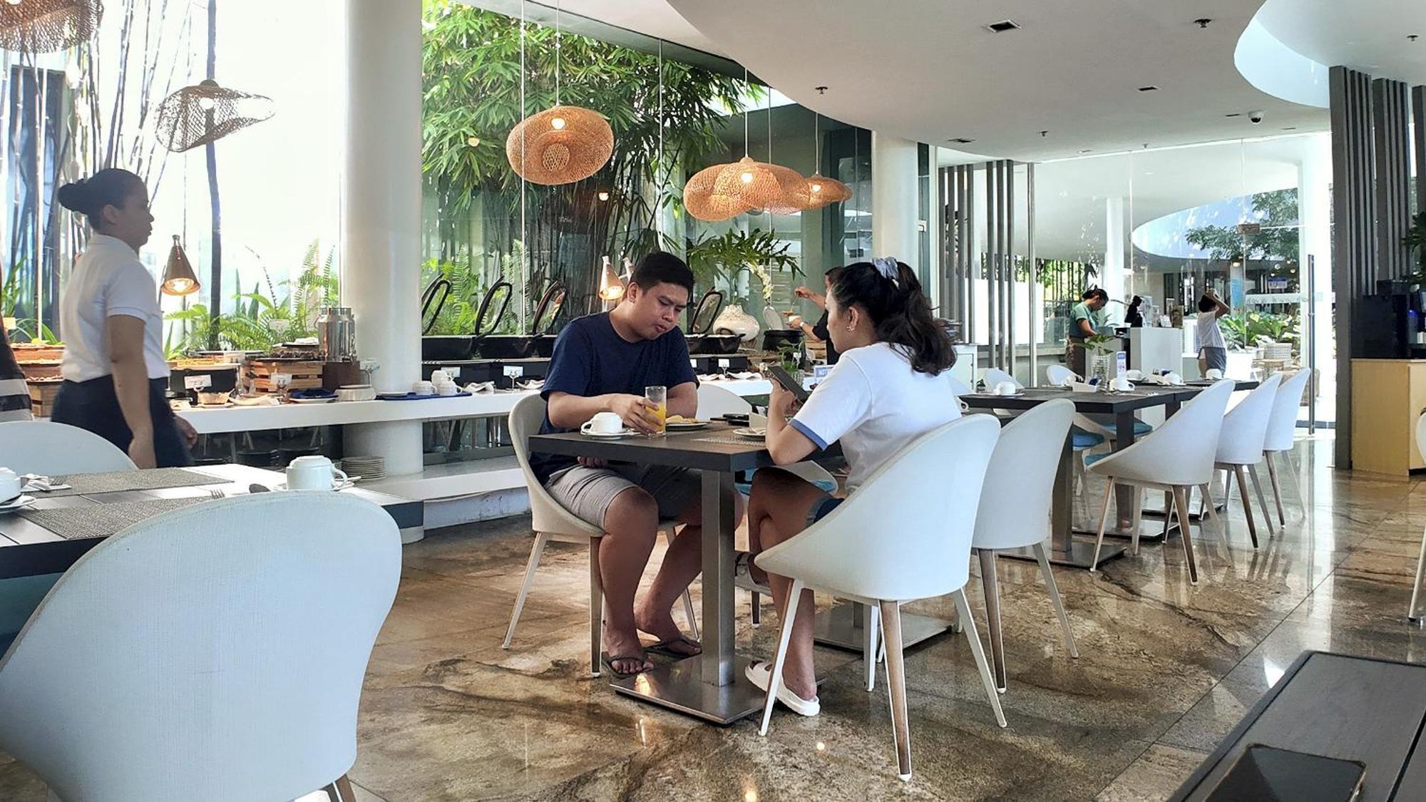 Dominiks Quite And Elegant Studio Ocean View Pool At Tambuli Resort High Floor Lapu-Lapu City Esterno foto